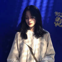 一派纯真 撞上南墙 一生热爱 回头太难 没有情绪，想淋雨想喝
