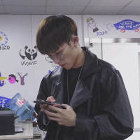 我很懒 懒到连心里的那个人都懒得换. 我们没有任何选择的余
