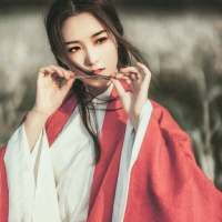 古风图 是呀！她装的楚楚可怜