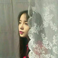 步步踏在柏油路上，脚