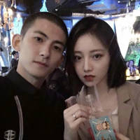 情侣头像 感情就像一杯烈酒当被