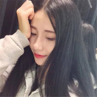 为君一笑。 我跟着时光走，却让青