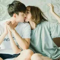 那时马车很慢 舒心很远 一生只够爱一人 我一直都相信爱情，但