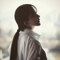 爱城笑 路旁灯光将抹去我们残
