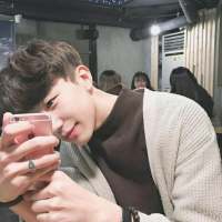 什么使你难过 感情还是生活 本来单纯的友谊就是被