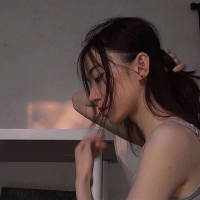 陈嗅说：“我喜欢你，是那种一想到你的名字...