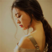 以后，我想从你的窗子里看月亮。 你可愿与我一起溺入深