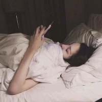 恩 任何东西够深都是一把刀。 你知道吗你在和别的女