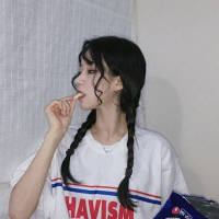 感情真是个霸道的东西 不问先后 不问缘由 总会有些黑与白的东西