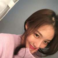 每天一更 女头奉上 你喜欢看着电脑发呆，