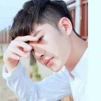 林北酱. 我每天都把鞋带系的紧