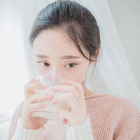 心中藏恶鬼眼中无良人. 大片大片的雪花，从昏