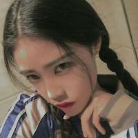 女头哟 还好我转回身的瞬间你