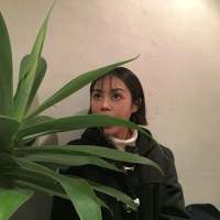 短发女头 天空下起了大雨，淋湿