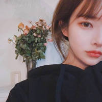 大仙er：后来遇到喜欢的人也摇摇头说算了 也许是我不重要，才会