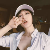 没人扶你的时候 自己站直 路还长 背影要美 ... 值不值得我不懂，可是