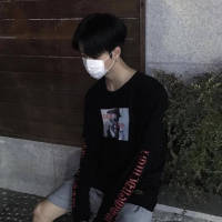 以前不会回头 以后不会将就。 有些人想见，坐飞机就