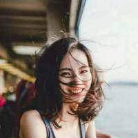 女头 | 一头撞进风里，像撞进什么人怀里。... 短亭白袖舞乱惊枝相思
