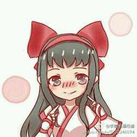 王者团头 手指在琴键上弹奏，那