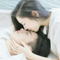 泪和酒混在一起灌进胃