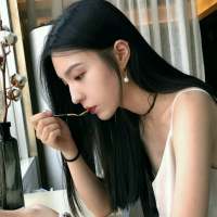 “总有个人会爱你不大的眼睛 不高的鼻梁 ... 无论你多么坚强我永远