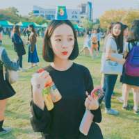不开心的时候吧 总想做点什么事比如剪短发... 我将沿途一路流泪，告