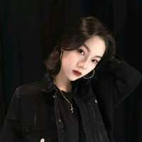 或许我孤独成性 人群中仍是孤身一人 我身边... 爱一个人可以一见钟情