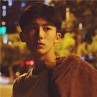 “喜欢一个人  是一万次心跳呼吸 也是... 我不是看不起你，而是
