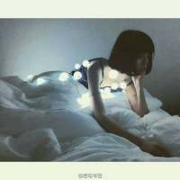 去找一个像太阳一样的人帮你晒晒所有不值... 有些事，只能一个人做