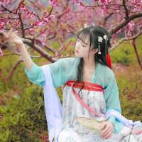 从前一生只够爱一人却可以三妻四妾。如果一... 生命，是一树花开，或
