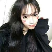 少女:暑假快乐嘞 玩累了吧，该散了吧。