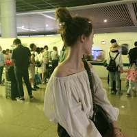 不知道少了点什么 总觉得没以前快乐. 我只是不服气又无能为