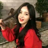 少女:暑假快乐嘞 玩累了吧，该散了吧。