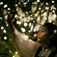 “烈酒从来不烫喉 一寸一寸蔓延 一缕一缕缠... 时间不是让人不痛，也