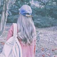 一辈子太久。。。有爱的我们却没有未来。。... 别熬夜了 她早睡了.
