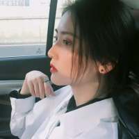 我不够漂亮倒也干净总是在笑却快乐很少 没... 还喜欢，还在意，但不