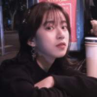 在每一个你看不见的日子里 我都在暗自思念 无止境的宠溺我只对你