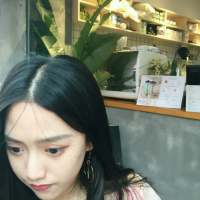 我与世界只差一个你 谁对谁错，再无力分辨