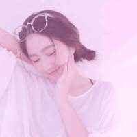 苍白的月光下，我和影