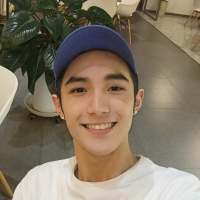 “ 后来想想你也没什么特别的 只是恰好赶... 真实的女孩不完美，完
