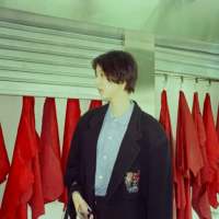 他知道风从哪个方向来 那个男孩，我陪他成熟