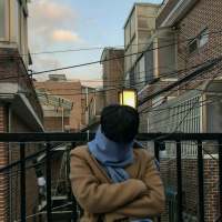 不负春光，野蛮生长 你去安慰拥抱柔弱的她