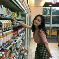 世界路很脏 行人很匆忙 我听闻，你始终一个人