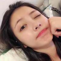 … 我们忍着爱情给的痛，