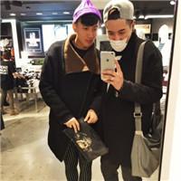 我们总是把好感和喜欢和爱弄混了 察觉身后路人是你 后