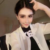 女大学生 轻声问自己为何那么屌