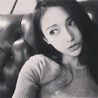 女大学生 轻声问自己为何那么屌