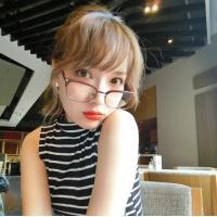 女大学生 从我拿起笔，准备叙述