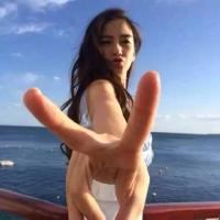 你可不可以牵着我的手