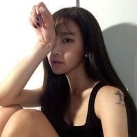 我在等一个人。 Time began